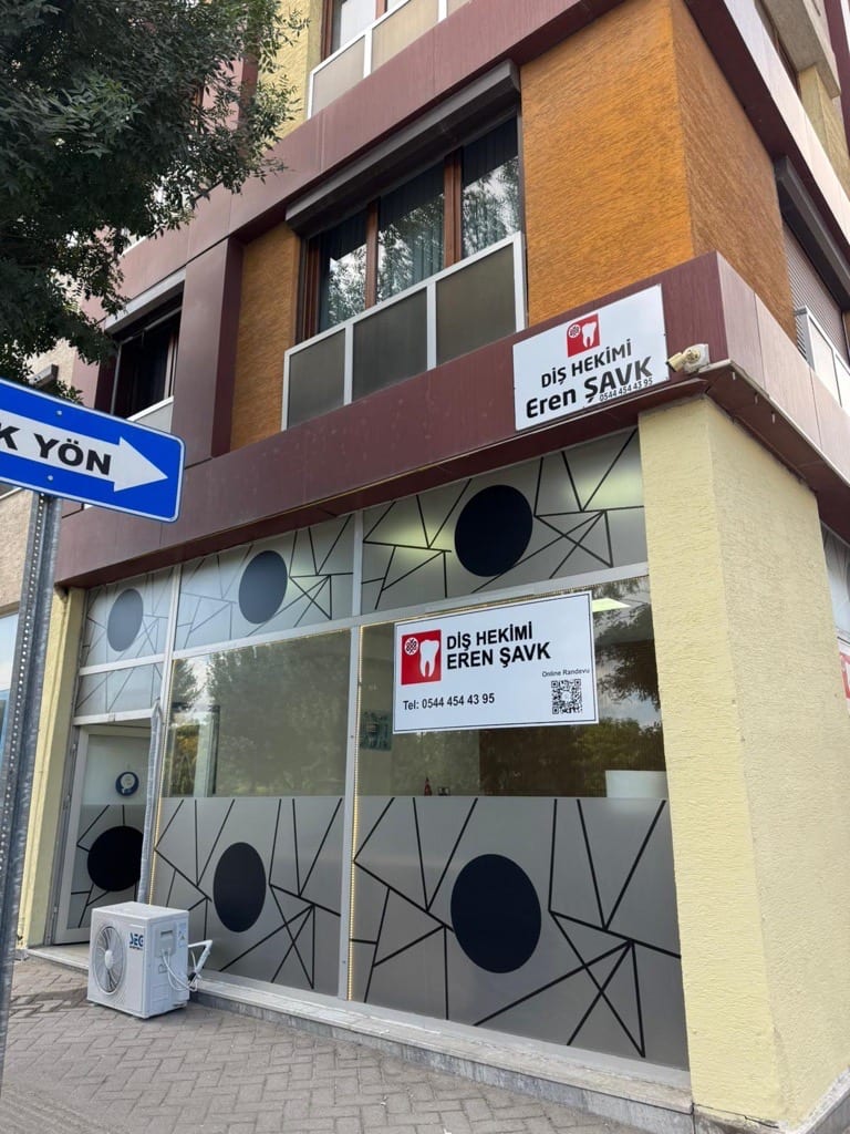 Diş Hekimi Eren Şavk - Eskişehir klinik dış görünüm