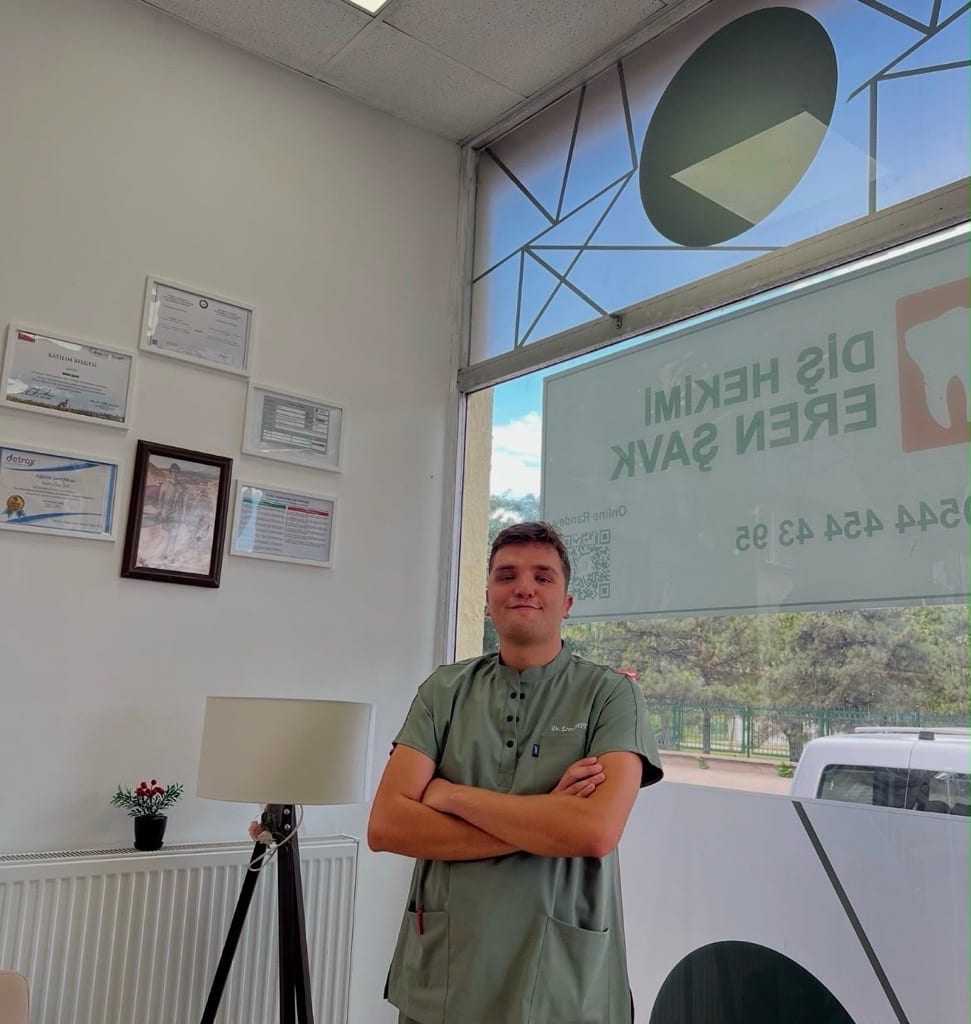 Dt. Eren Şavk - Eskişehir kliniğinde